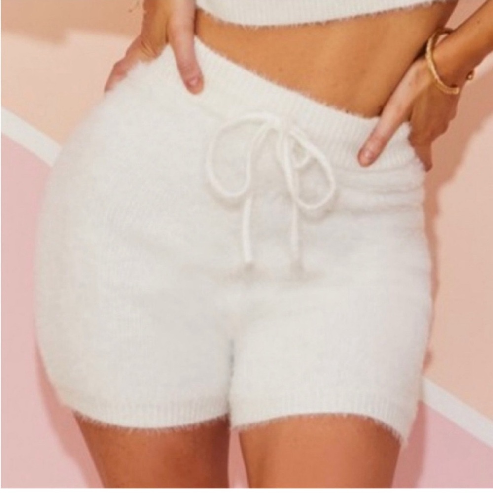 Cozy White Knit Women's Shorts NWT